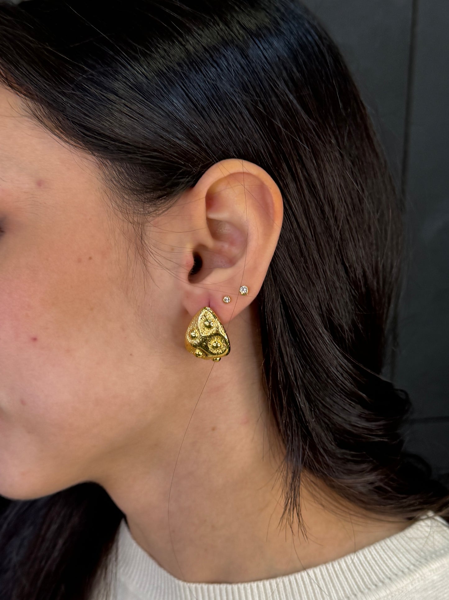 Pendientes Volcano Dorado