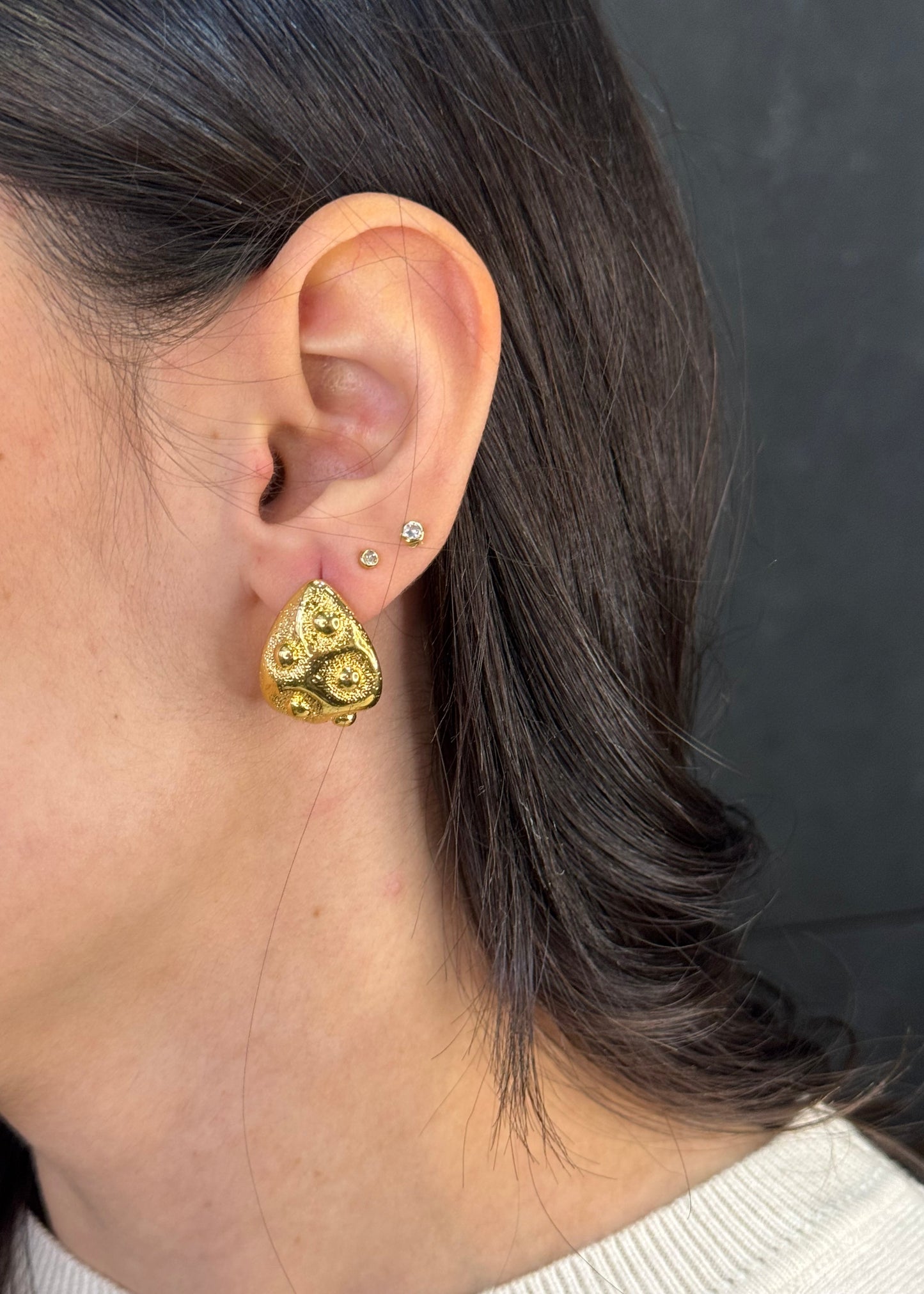 Pendientes Volcano Dorado