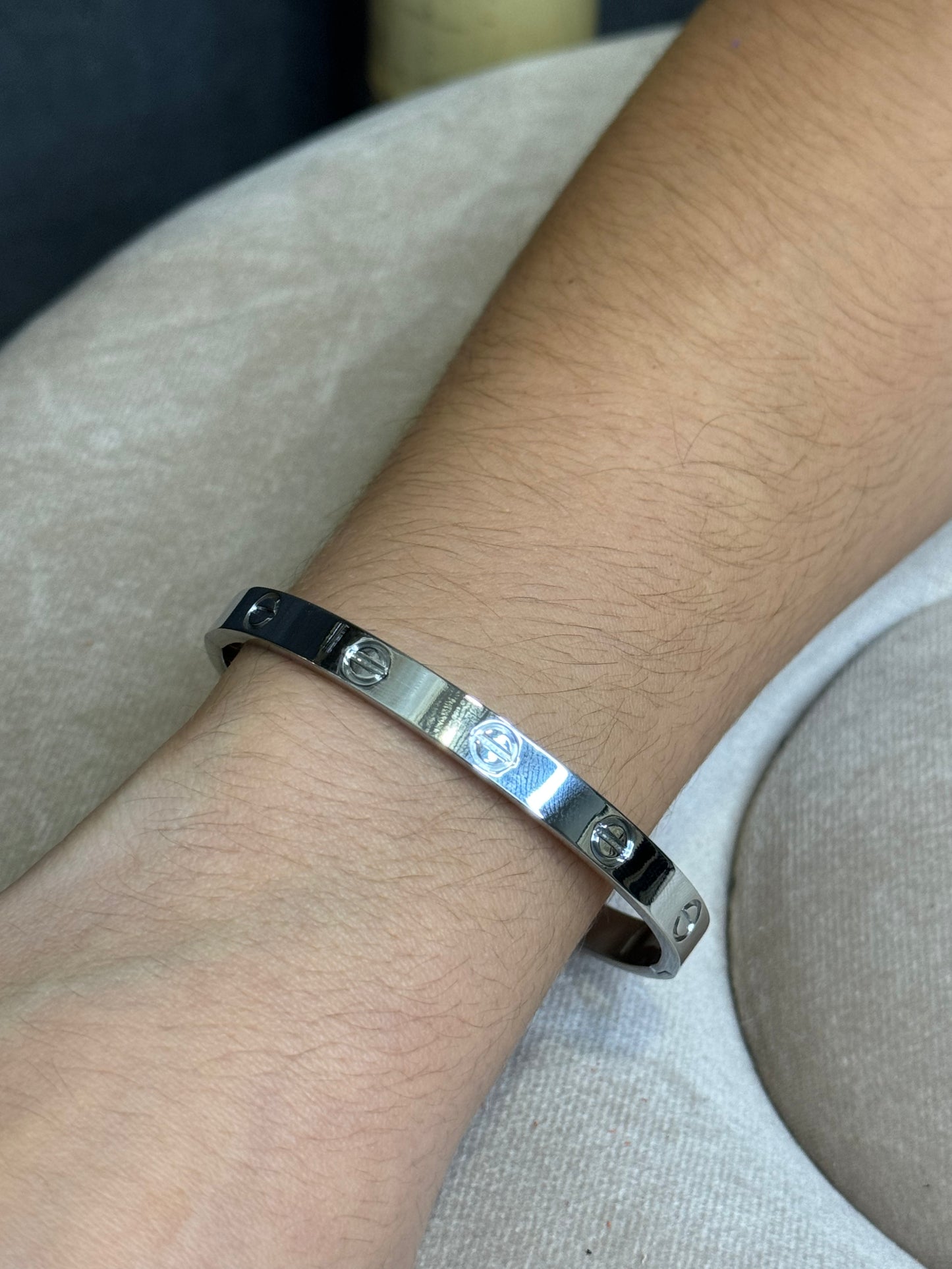Brazalete Tachas Plateado