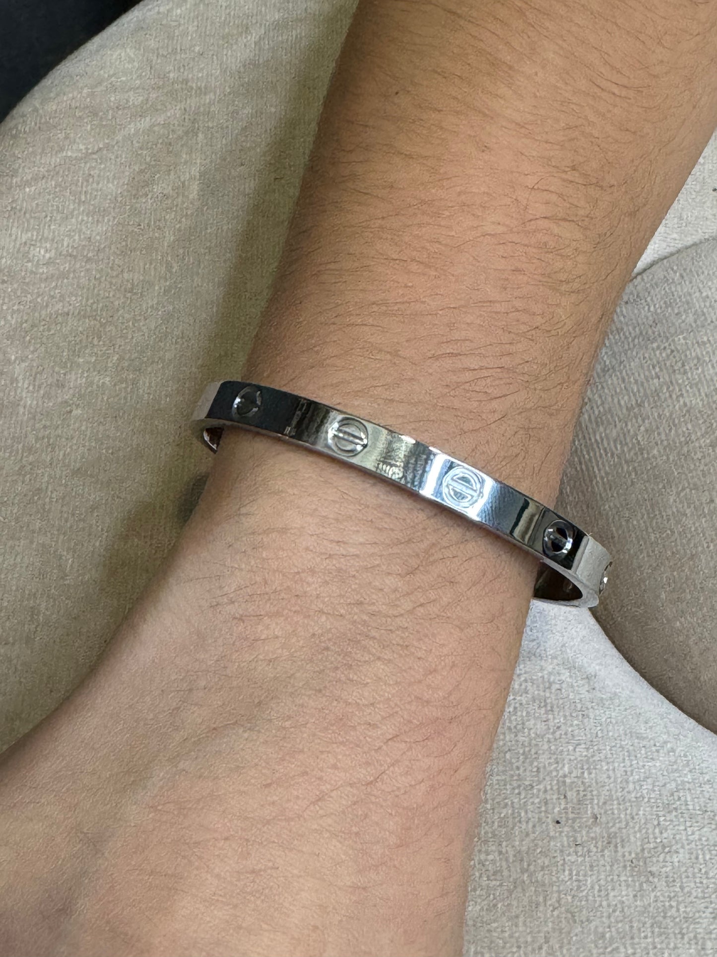 Brazalete Tachas Plateado