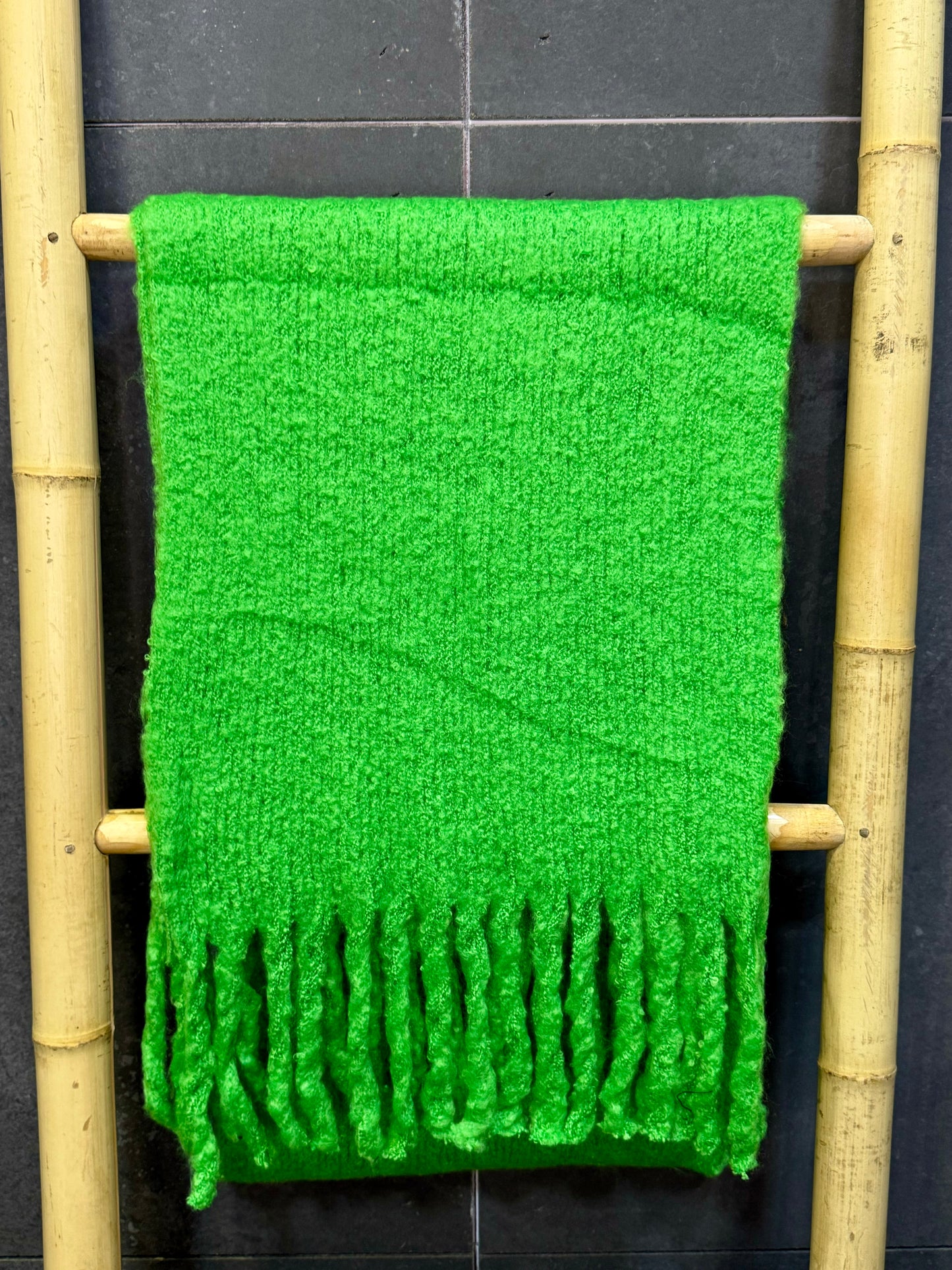 Bufanda chenilla verde